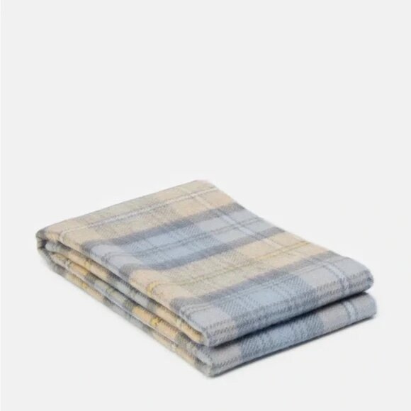 Light Blue Plaid Fringed 100% Lambswool Scarf -Johnstons of Elgin - Picture 4 of 8